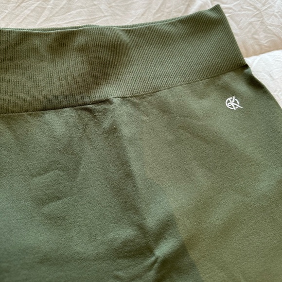 WBK Mid-Rise Summer Leggings - Picture 8 of 12